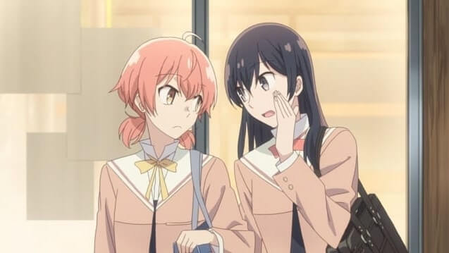 Protagonistas de Yagate Kimi ni Naru conversando