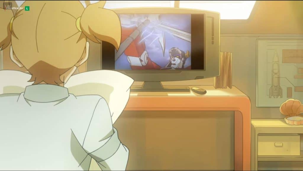 Imagem da Pidge assistindo Voltron na TV