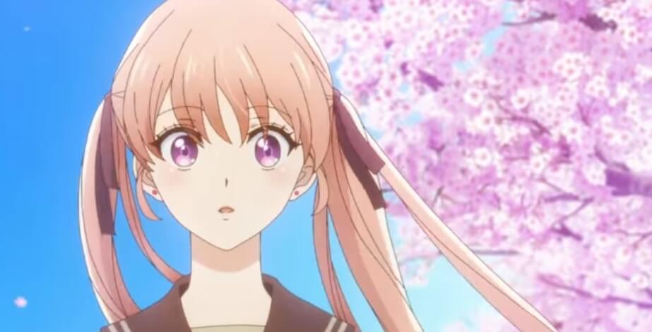 personagem feminina do anime ao lado de uma arvore sakura